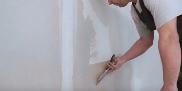 Как выровнять стены шпаклёвкой: регулируйте толщину шпаклёвки наклоном шпателя
