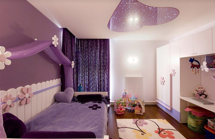 Детская комната с фиолетовым декором