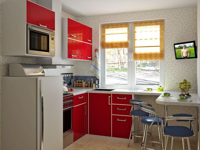 Фото подтверждает, что угловая кухня на 9 м² вполне пригодна для комфортного размещения семьи из трёх человек
