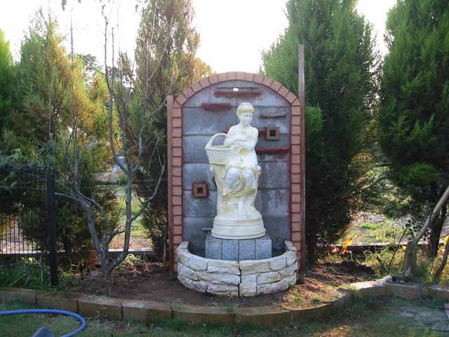декоративный фонтан на даче