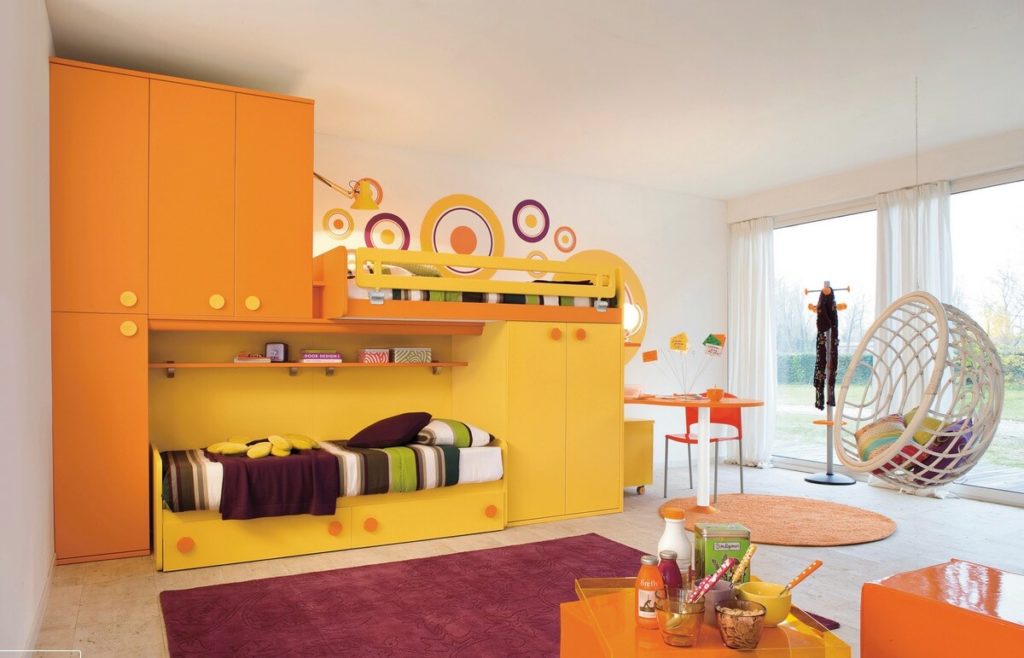 Детский мебельный комплекс - шкаф и кровати