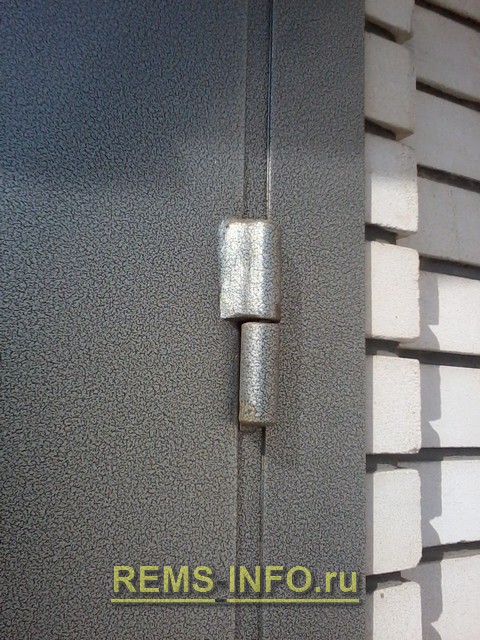 Правильное приваривание навесов металлической входной двери.