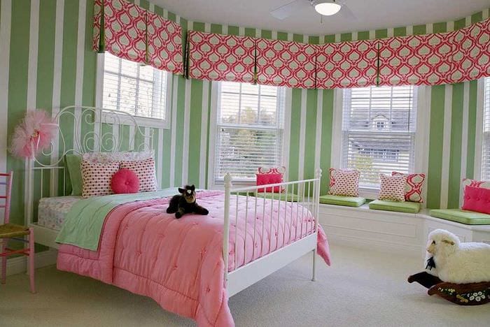 вариант необычного интерьера спальной комнаты для девочки в современном стиле
